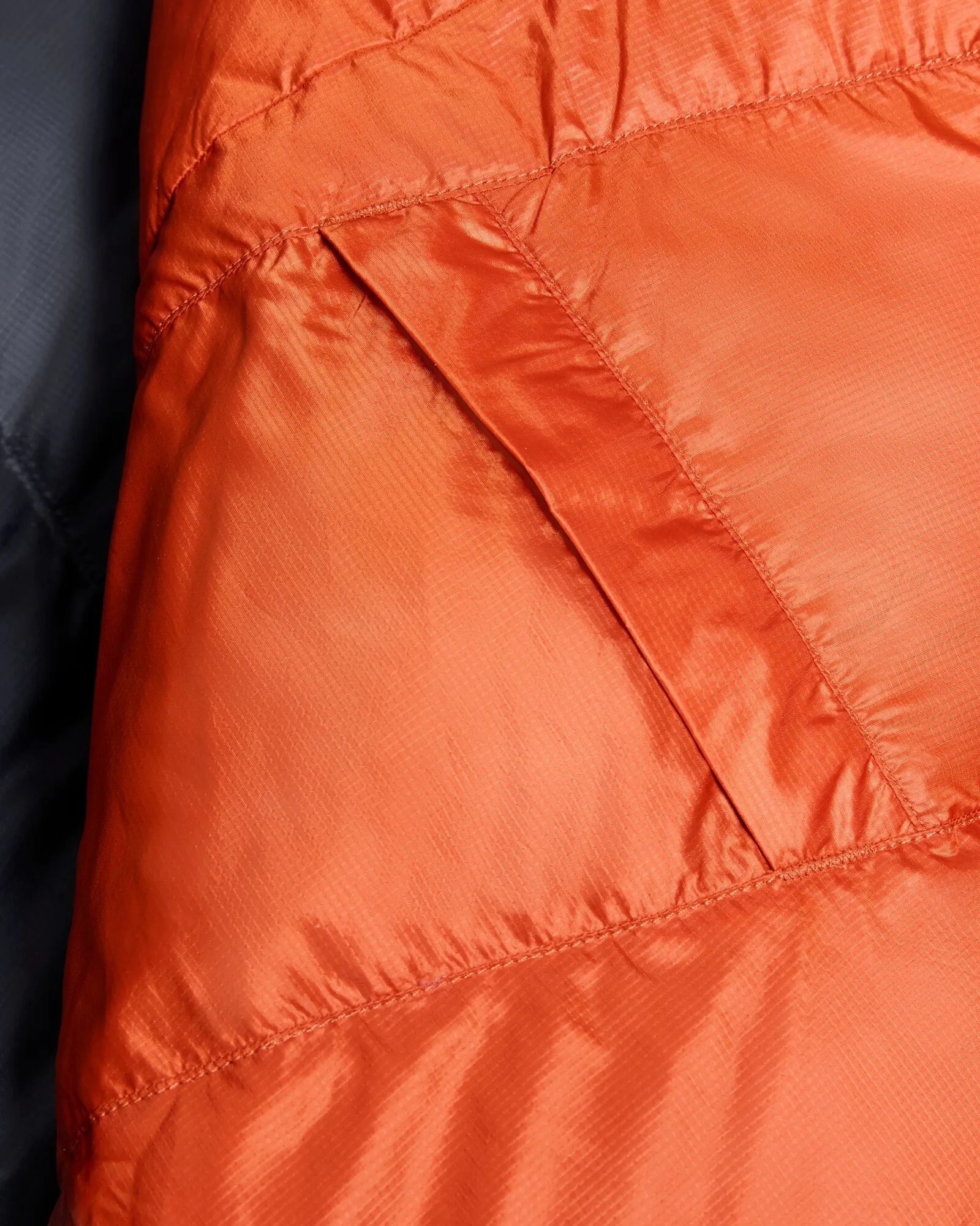 Zenter -3°C Down Sleeping Bag - Large - Black Stingray/Dark Moss